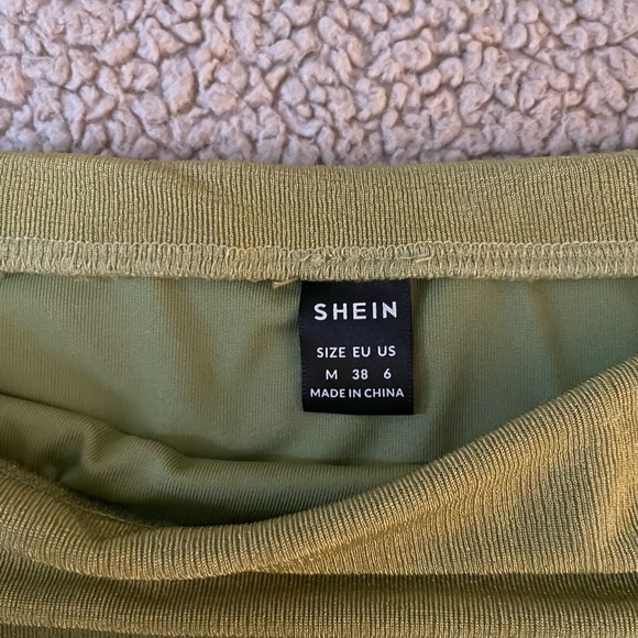 Green Ruched Mini Skirt - Picture 2 of 3